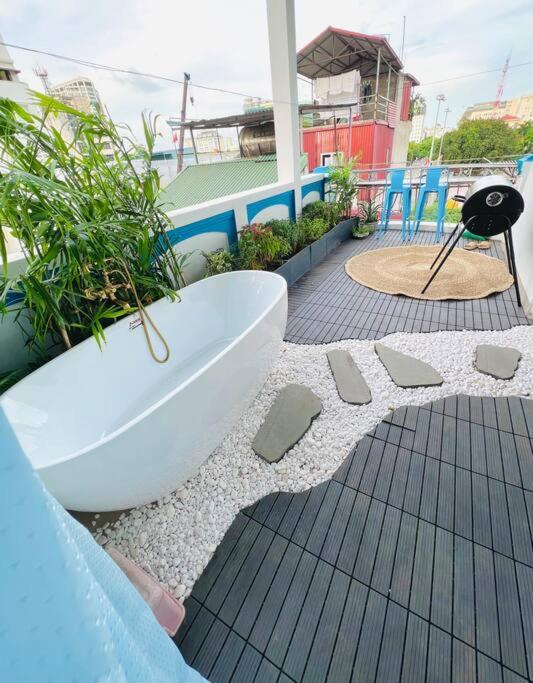 Lushstay Rooftop - Hanoi Train Station Zewnętrze zdjęcie